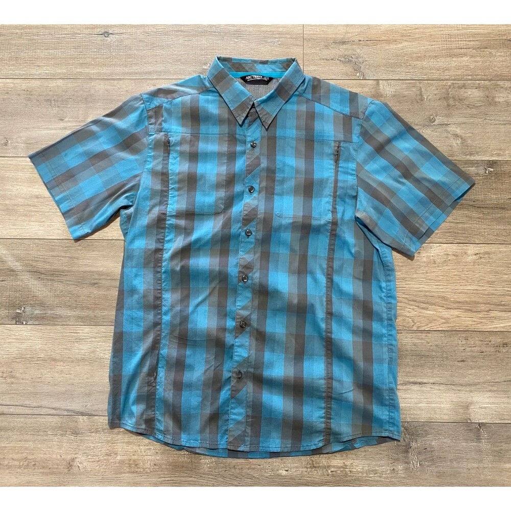 Arcteryx Skyline Shirt Mens M Plaid Short Sleeve Zip Pocket Hiking Distressed
